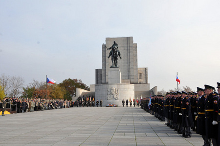 Civilizovaný svět dnes vzdal hold válečným veteránům