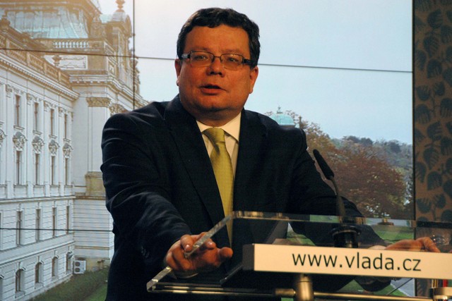 Ministr obrany na tiskové konferenci po jednání Bezpečnostní rady státu