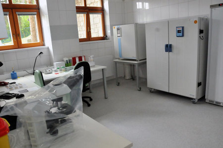 Nová pracoviště oddělení mikrobiologů v Ústřední vojenské nemocnici (2)