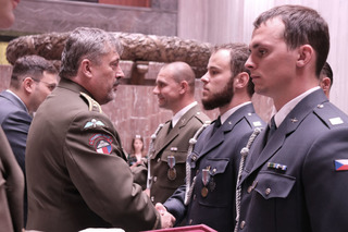 Ocenění příslušníci 11. SR BAF za službu v Afghánistánu