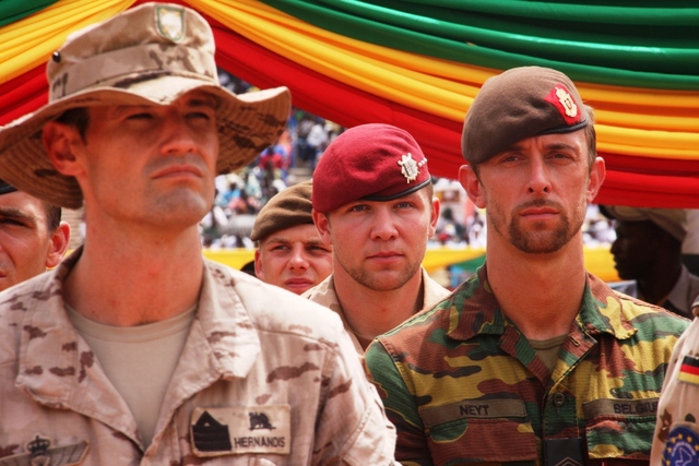 Český zástupce mezi příslušníky mise EU MT