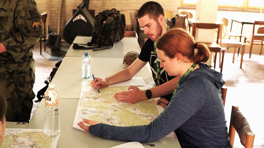 Před misí, ve které se studenti vtělili do diplomatů, se naučili číst v mapách