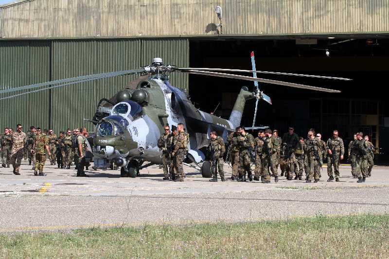 12 Vrtulníky Mi-24V se těšily velké pozornosti