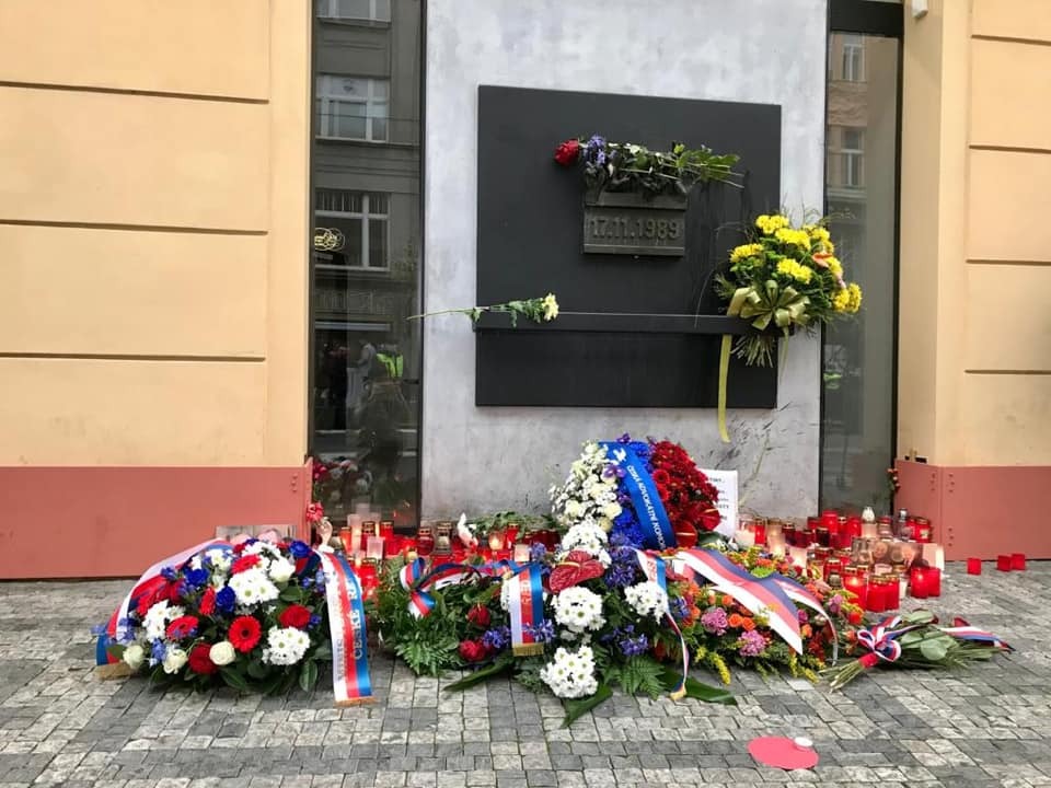 Pamětní deska "17. listopadu 1989"