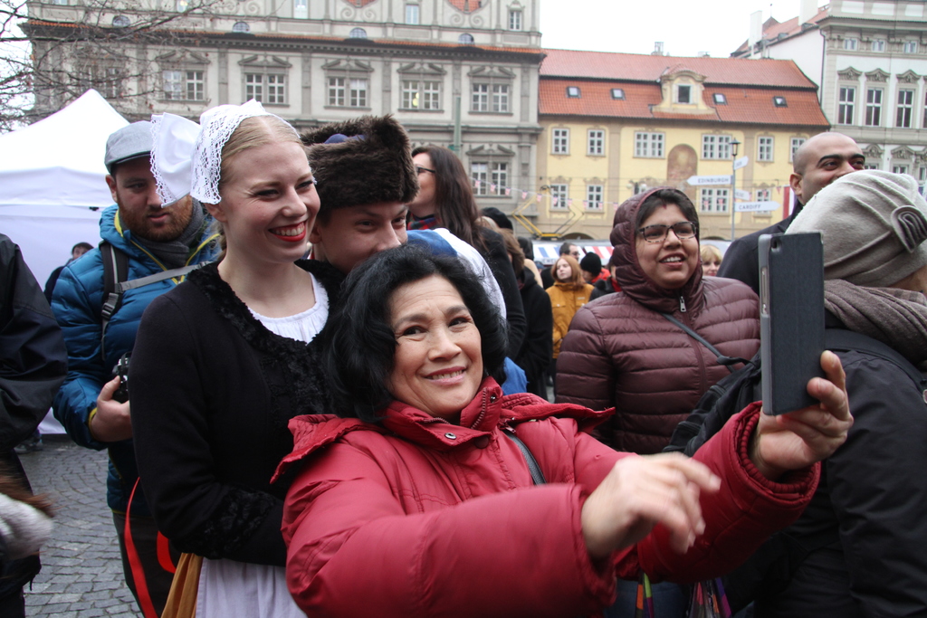 Tanečníci VUS Ondráš se stali žádaným objektem pro pořízení selfie fotografií