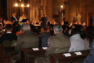 V katedrále sv. Víta, Václava a Vojtěcha se uskutečnil koncert Hudby Hradní stráže a Policie ČR