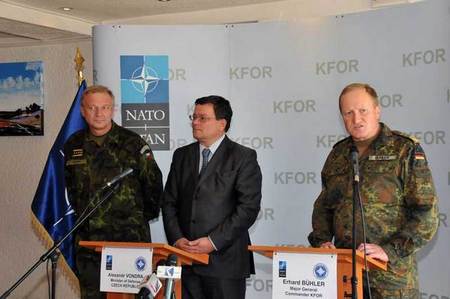 Z tiskové konference na velitelství sil KFOR