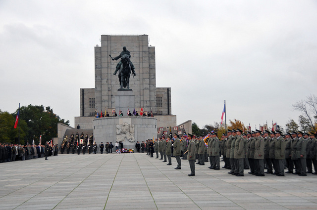 Čestný dvůr Národního památníku na pražském Vítkově 28. října 2011