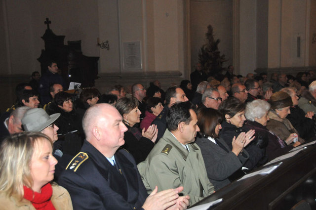  Koncert byl určen především válečným veteránům a jejich hostům