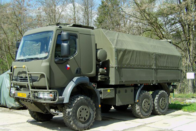 Tatra 810