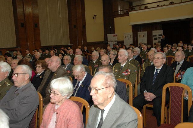 Účastníci vzpomínkového slavnostního setkání v hlavním sále MO (2)