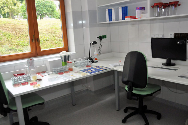 Nová pracoviště oddělení mikrobiologů v Ústřední vojenské nemocnici (3)