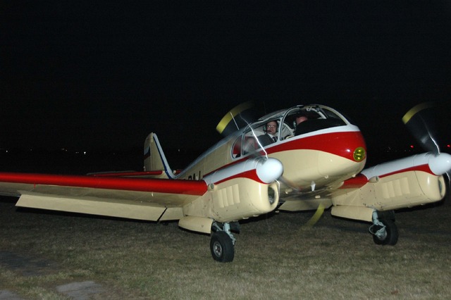 Atmosféru při představení unikátního projektu umocnily historické letouny