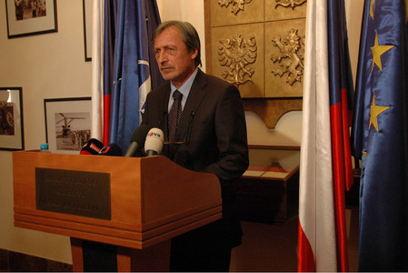 Ministr obrany k úmrtí vojáků v Afghánistánu: Budu si jich vždycky vážit 