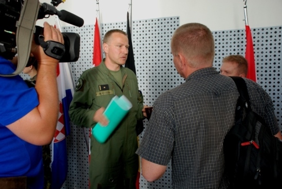 Výkonný řídící cvičení major Pavel Procházka odpovídal na dotazy médií