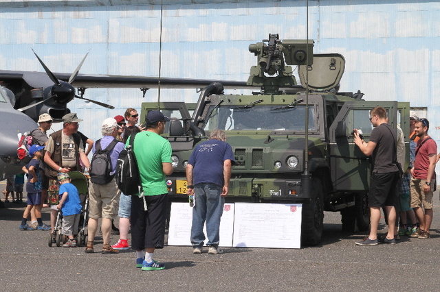 Leteckou techniku doplňovala kolová technika IVECO, KAJMAN Sh KH Dana a EOD robot.