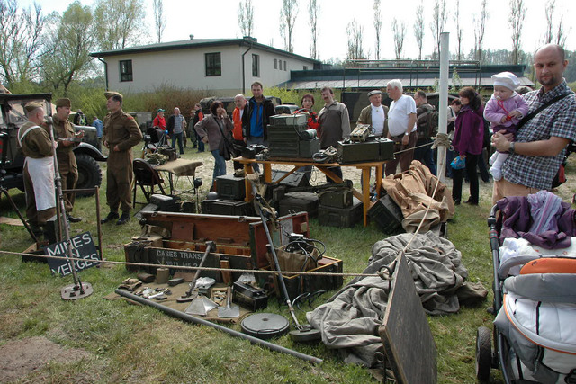 Bohatý program nabídli pořadatelé i na rovenské plovárně (1)