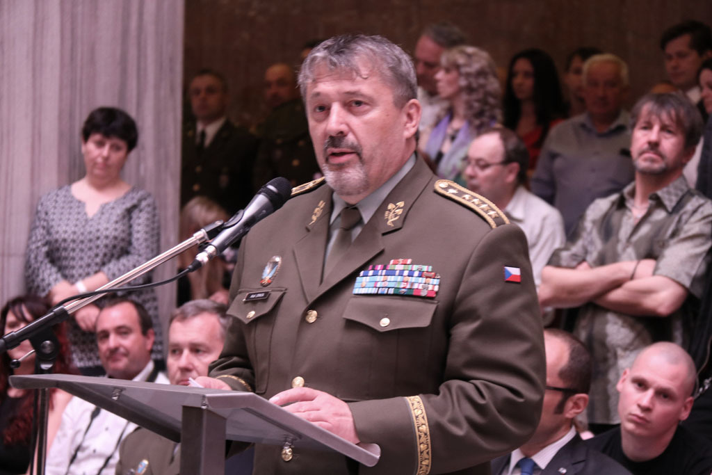 Za splnění všech úkolů při působení našich vojáků v zahraničních operací poděkoval Náčelník GŠ armádní generál Aleš Opata