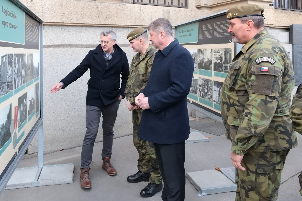 „Historie a současnost vojenského opravárenství“