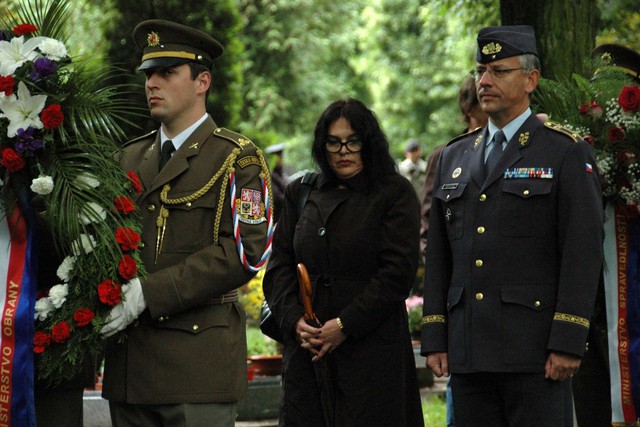 Iveta Hlásecká a generál František Mičánek