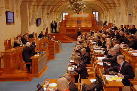 Senátoři jednohlasně schválili novelu zákona o válečných veteránech