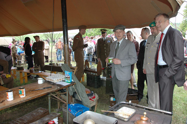 Bohatý program nabídli pořadatelé i na rovenské plovárně (4)