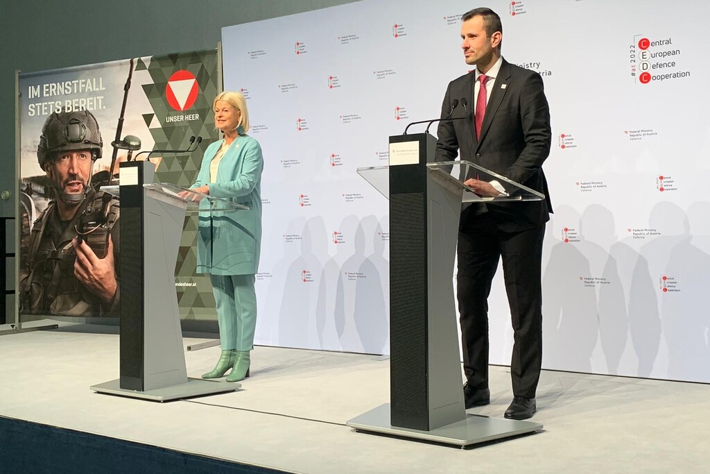 Z tiskové konference