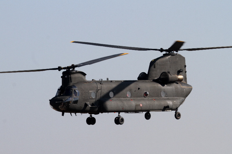15 Italský vrtulník CH-47