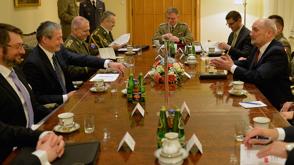 V delegaci českého ministra byli náměstek ministra Jakub Landovský a 1.ZNGŠ genpor. Jiří Baloun