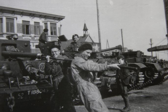 Čs. samostatná obrněná brigáda dorazila k Dunkerque v říjnu 1944