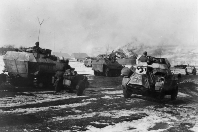 Snímek z postupu tankové divize SS „Das Reich“ na Charkov na počátku března 1943 zachycuje klimatické podmínky v době boje o Sokolovo. 