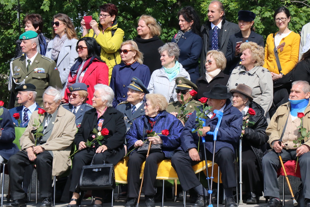 Na pražském Vítkově se pietního aktu zúčastnili i váleční veteráni