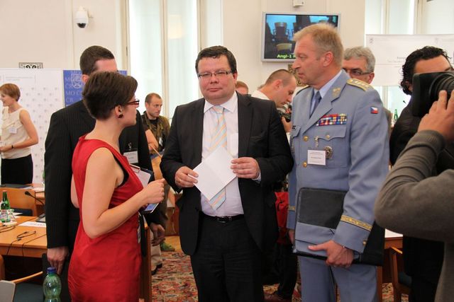 Alexandr Vondra a Vlastimil Picek