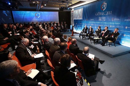 Alexandr Vondra v Bratislavě převezme cenu za přínos v oblasti transatlantických vztahů 