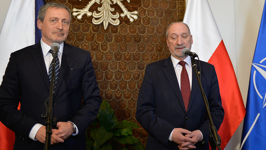 Ministr obrany Martin Stropnický se ve Varšavě setkal s polským kolegou Antoni Macierewiczem