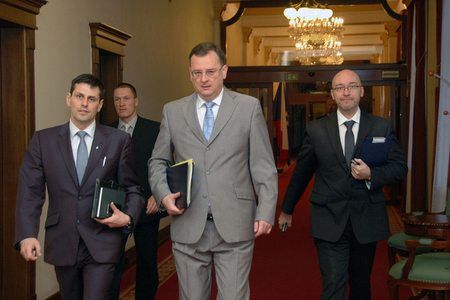 Z dnešního setkání předsedy vlády s vedoucími představiteli resortu obrany (3)
