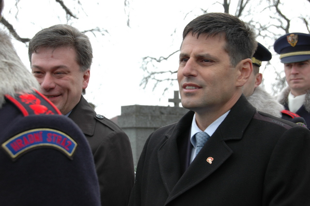 Zleva: ministr spravedlnosti Pavel Blažek a náměstek ministra obrany pro personalistiku Michael Hrbata