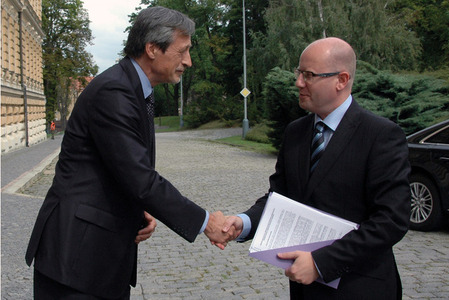 Předseda vlády navštívil ministerstvo obrany