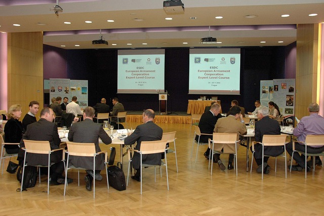 Kurz se konal v hlavním sále Hotelu DAP v Praze