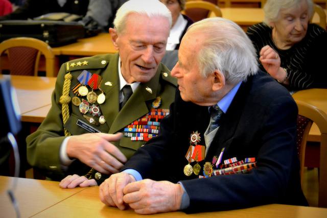  Váleční veteráni plukovník Václav Přibyl a Gustav Winter, přímý účastník bitvy u Sokolova