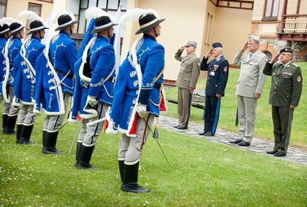 Česká republika převzala předsednictví V4 na jednání velitelů ozbrojených sil