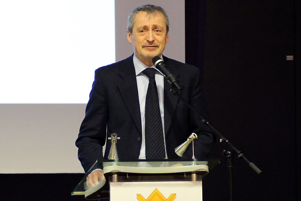 Ministr obrany při projevu