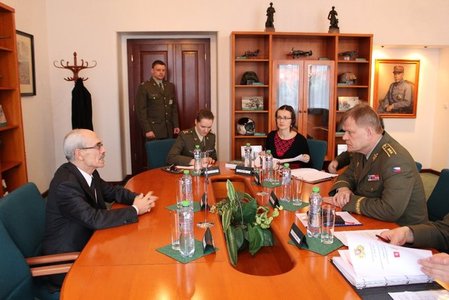 Česká a tuniská armáda by mohly spolupracovat v oblasti vzdělávání a výcviku