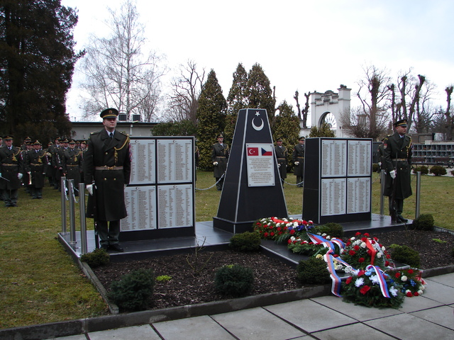 Společný hrob tureckých vojáků na Městských hřbitovech v Pardubicích