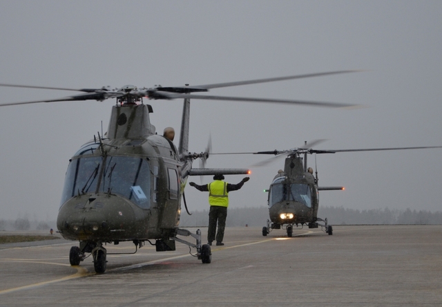  Vrtulníky Augusta A-109 krátce po přistání na letišti v Náměšti