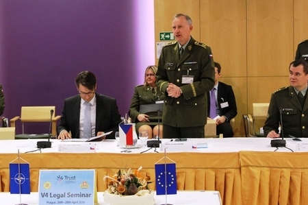 V Praze se jednalo o právní podpoře zahraničních operací