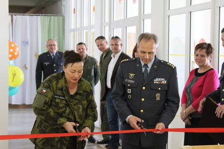 Manželka prezidenta republiky zahájila provoz dětské skupiny v posádce Čáslav