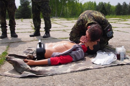 Tým leteckých poradců se na misi v Iráku připravuje ve Vyškově