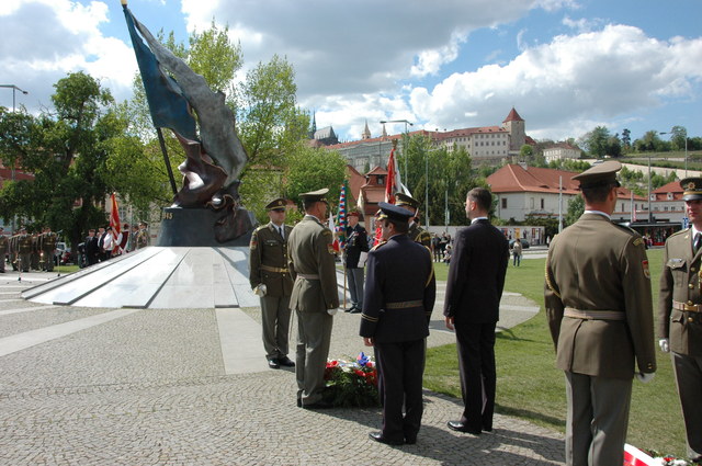 Památník hrdinům II. odboje na pražském Klárově 