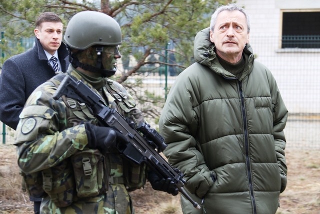 Ministr obrany v doprovodu velitele našeho úkolového uskupení